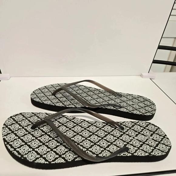 Stylish Black and White Patterned Flip Flops - Lightweight and Comfortable - Picture 6 of 6